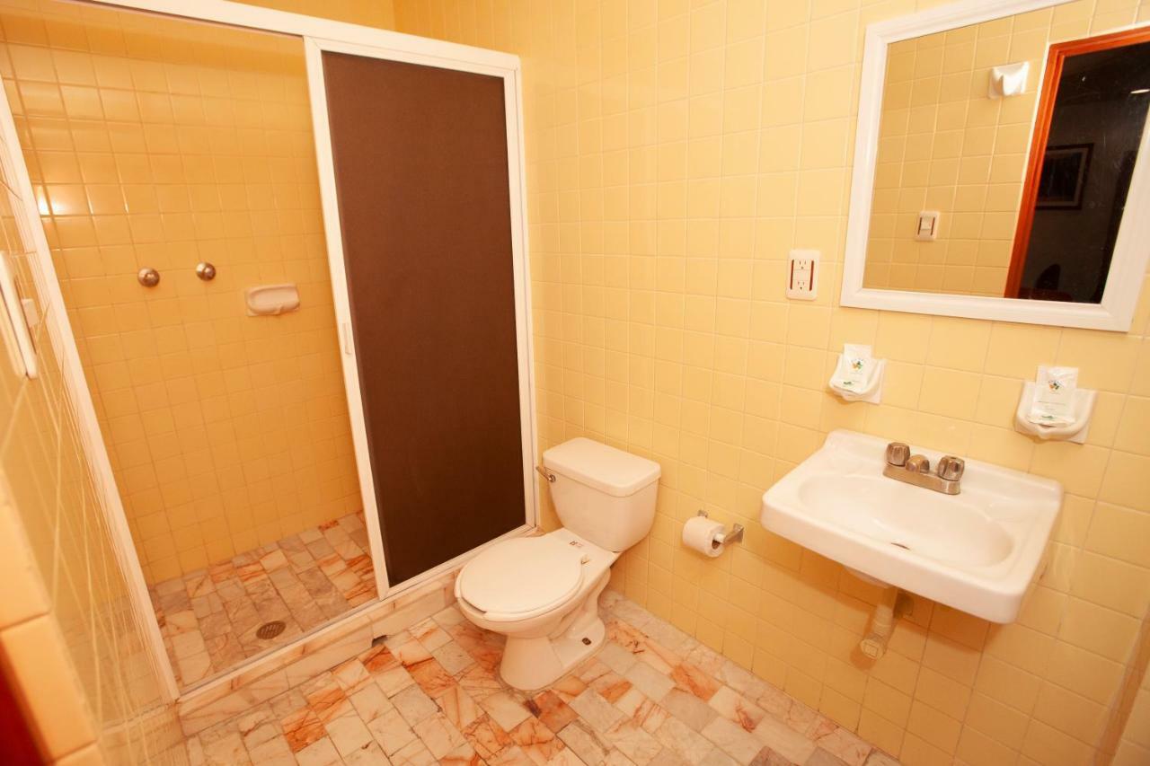 Hotel Tres Colonias - Solo Adultos Kota Meksiko Bagian luar foto