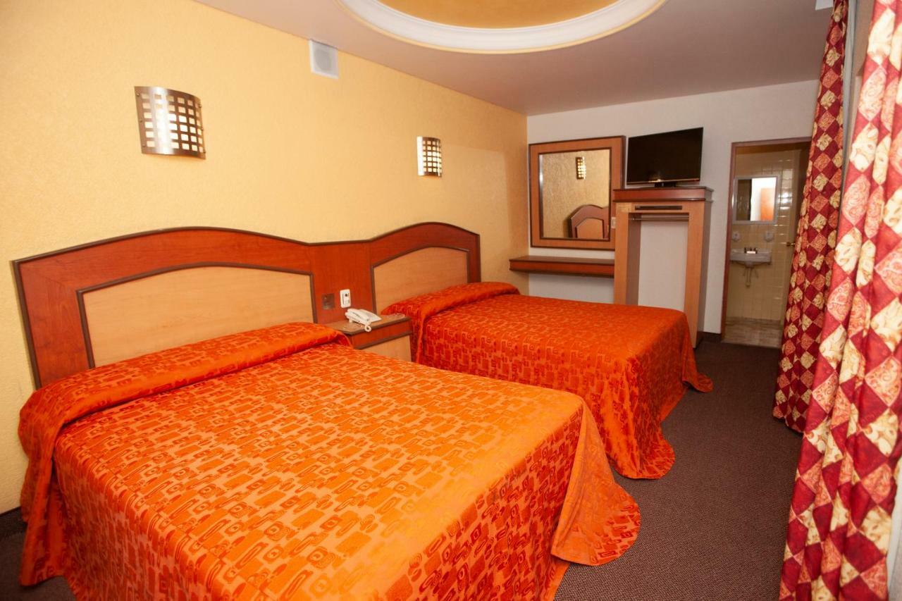 Hotel Tres Colonias - Solo Adultos Kota Meksiko Bagian luar foto